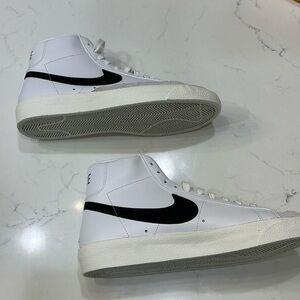 NWT!!! Nike Blazer Mid ‘77 Vintage!